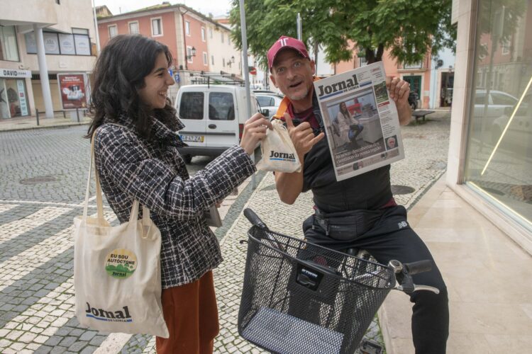 JORNAL DE LEIRIA ofereceu sementes de árvores para celebrar Dia da Floresta Autóctone