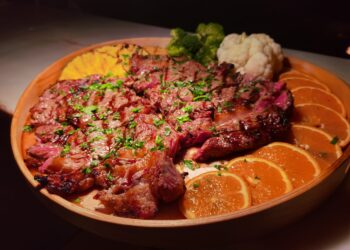 I Love Eat Francesinhas abre no espaço do antigo Café Cristal, na Marinha Grande