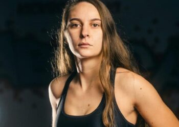 Kickboxing: Das aulas de defesa pessoal à conquista do quarto título mundial