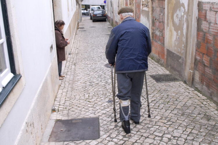 Cuidadores informais reúnem-se em Leiria este sábado