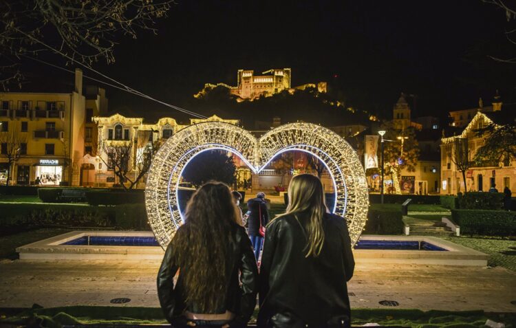 Municípios cortam na iluminação de Natal para poupar energia