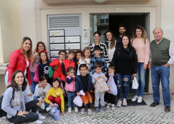 “Ó tia, dá bolinho?”: pequenos e graúdos cumprem tradição com doces, bolos e convívio