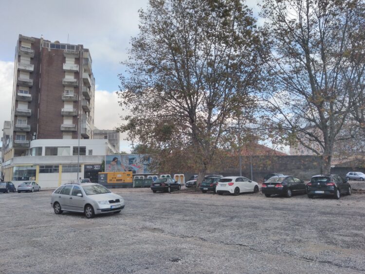 “Parque Mobil” leva Assembleia a chumbar revisão orçamental