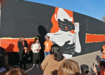 Mural pintado em Leiria alerta para o fim da violência contra mulheres