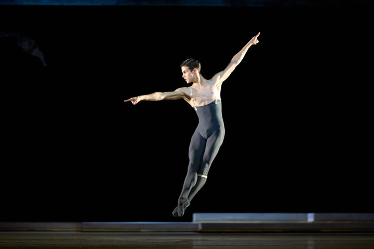 Director do Bayerisches Staatsballett elogia António Casalinho: “Estou muito feliz por ter um talento tão excepcional”
