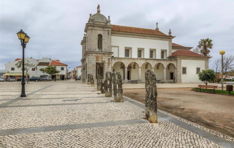 Médica espera por autorização para trabalhar em Peniche há quatro meses