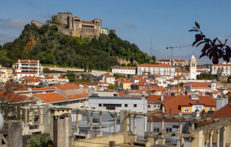 Câmara de Leiria vai estudar estabilidade da encosta do castelo