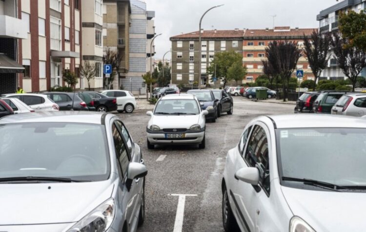 Câmara de Leiria atenta a veículos abandonados
