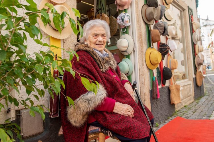 Faleceu Dona Felismina, a alma da Cestaria Fonseca, em Leiria