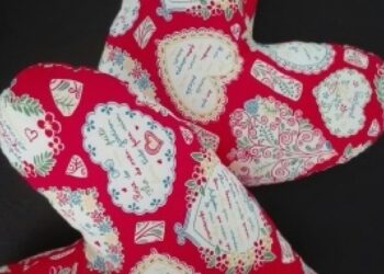 Estudantes do Politécnico de Leiria produzem “Almofadas do Coração” para entregar a mulheres pós-mastectomia