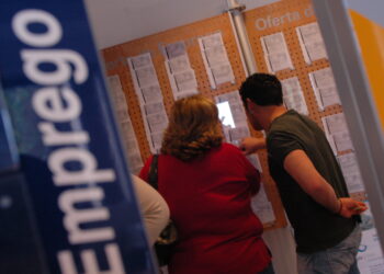 Alterações à lei laboral recebidas entre aplausos e críticas