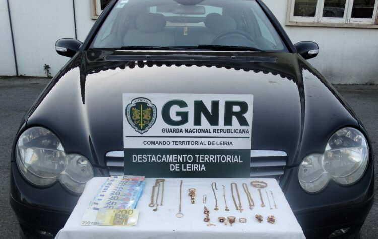 Casal detido por burlar idosos alegava troca de notas e de ouro em Leiria