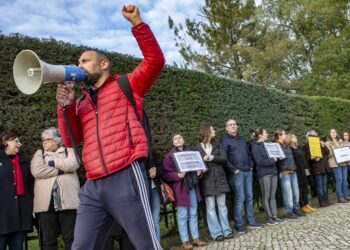 “Professores a lutar, também estão a ensinar”