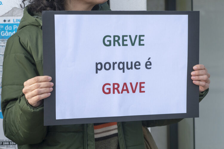 Ministério da Educação quer fixar professores em concurso de 2024