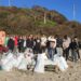 Alunos do Instituto Educativo do Juncal foram apanhar lixo à praia