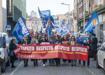 Escolas de norte a sul do distrito encerraram e milhares de professores concentraram-se em Leiria