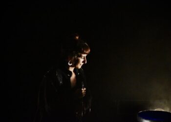 A Garota Não, música árabe, um novo Sinopse e um festival de humor