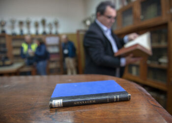 Biblioteca da cimenteira da Maceira guarda núcleo de livro antigos
