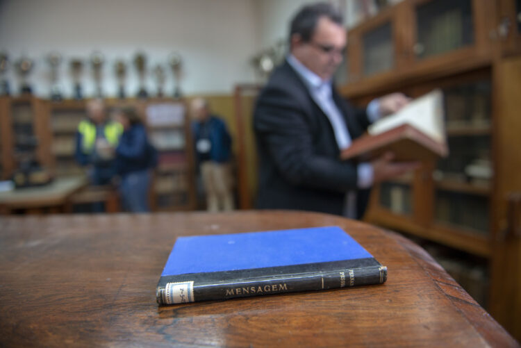 Biblioteca da cimenteira da Maceira guarda núcleo de livro antigos