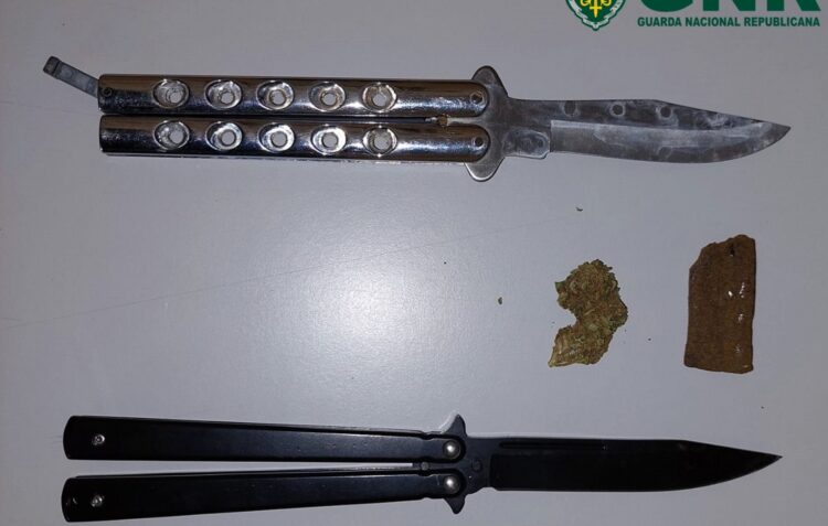 Detido pela GNR por estar na posse de faca borboleta foi condenado a 500 euros de multa