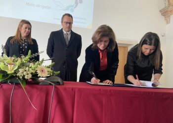 Crianças em pobreza extrema vão ter acompanhamento personalizado em Leiria