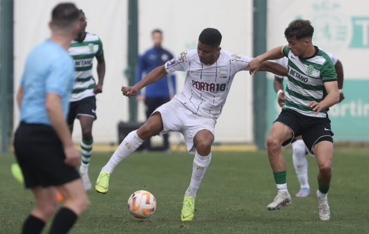 União de Leiria soma mais uma vitória e apura-se para a fase da subida à 2.ª Liga