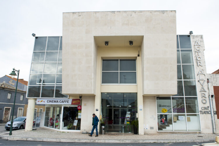 Exposição colectiva de arte contemporânea na Galeria Tony Vitorino
