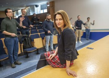 Concerto gratuito com maestrina da Eslovénia a dirigir ensemble de sopros da AFCL em Leiria