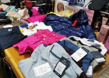 Mulheres usavam sacos forrados a alumínio para furtar roupa de gama alta