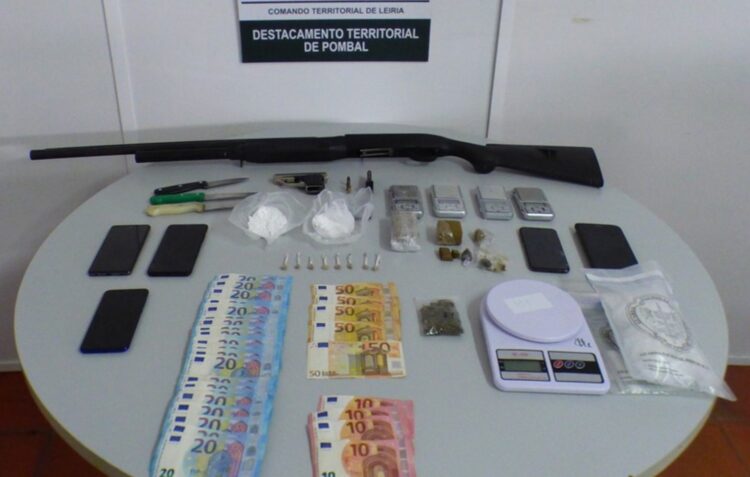 Operação da GNR contra o tráfico de droga termina com três detidos
