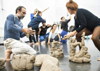 Companhia Corpo estreia Maciço, o projecto em que a dança e o barro estão em diálogo