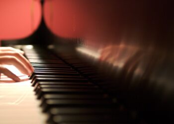 Em Leiria, alunos vão tocar o seu nome ao piano