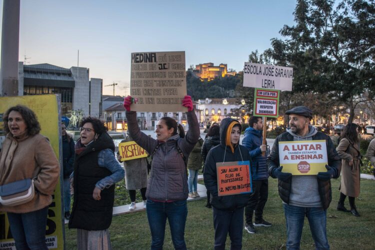 Profissionais de educação voltam a fazer-se ouvir em Leiria e exigem respeito