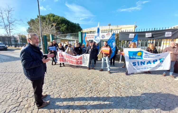 Professores em greve exigem “respostas concretas” do Ministério da Educação