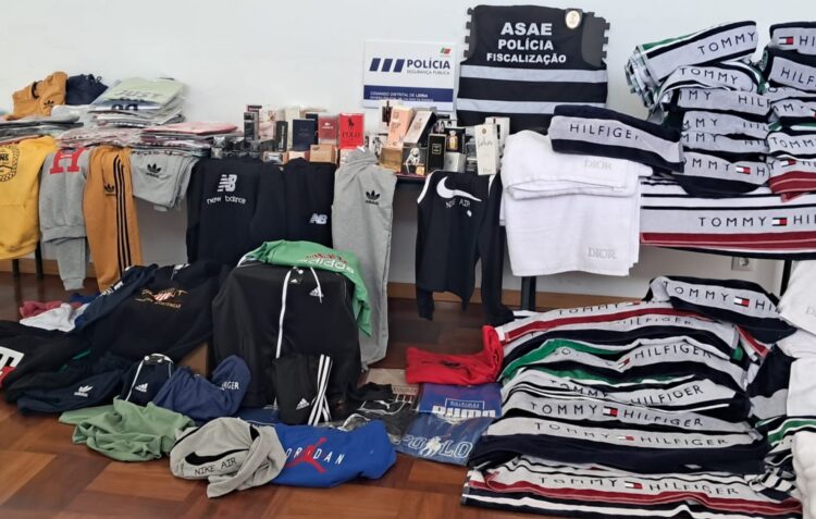 PSP apreende mais de 200 artigos contrafeitos em Caldas da Rainha