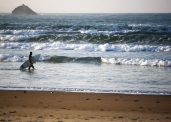 Terceiro dia sem acção na prova de surf em Supertubos