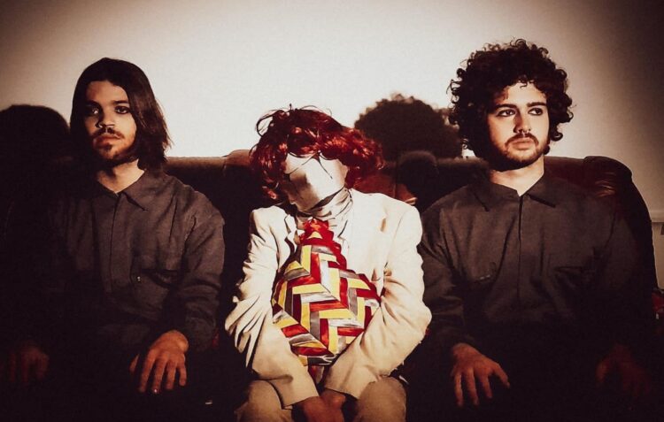 Uma banda que não sabe fazer conversa fiada. A celebração de Victoria no Teatro de Ourém