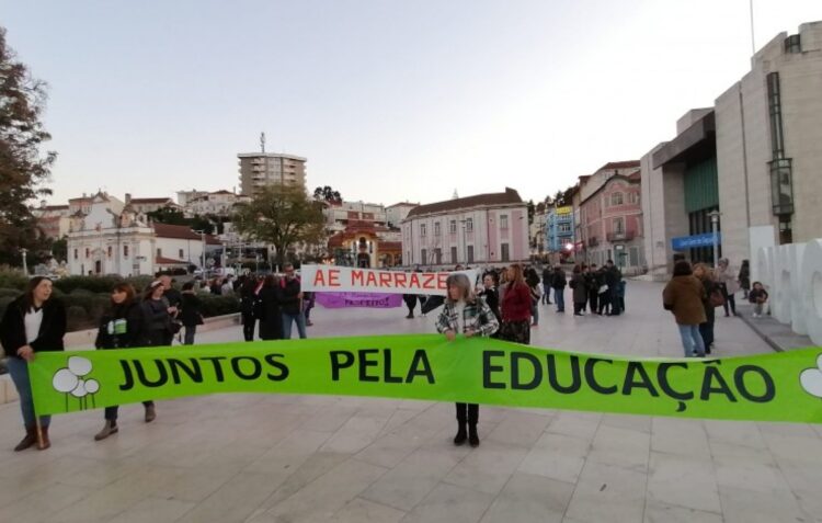 Professores admitem desobedecer a serviços mínimos decretados para greve