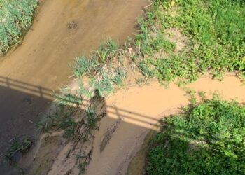 Comissão de Defesa da Ribeira dos Milagres denuncia nova descarga de efluentes