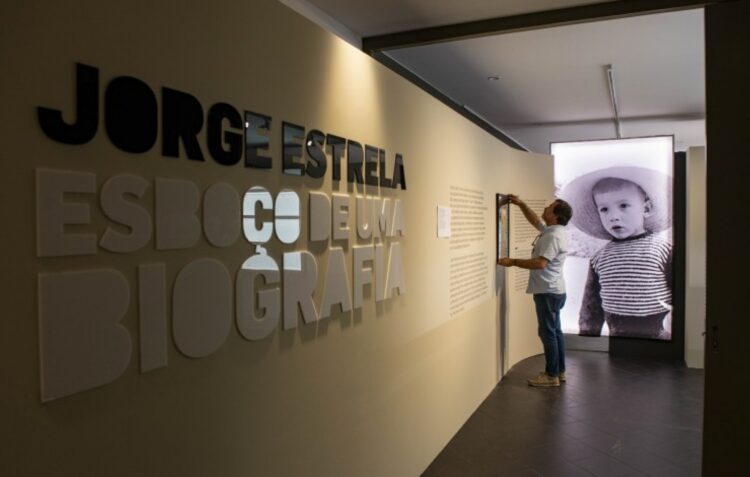 Exposição sobre Jorge Estrela até domingo, catálogo é apresentado hoje