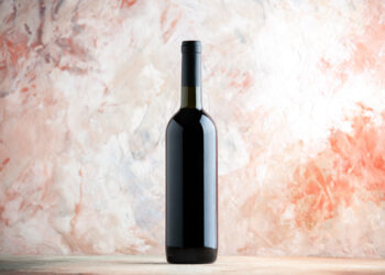 Produtores voltam a reclamar do preço elevado das garrafas para vinho