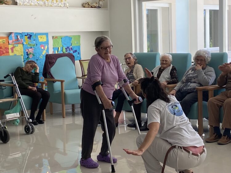 Aulas de capoeira melhoram bem-estar de utentes no lar Eira da Torre