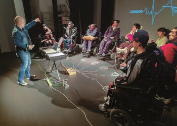 Ligados às Máquinas: orquestra de samples em cadeira de rodas está a criar com sons da Gulbenkian e vai a palco em Leiria no Nascentes