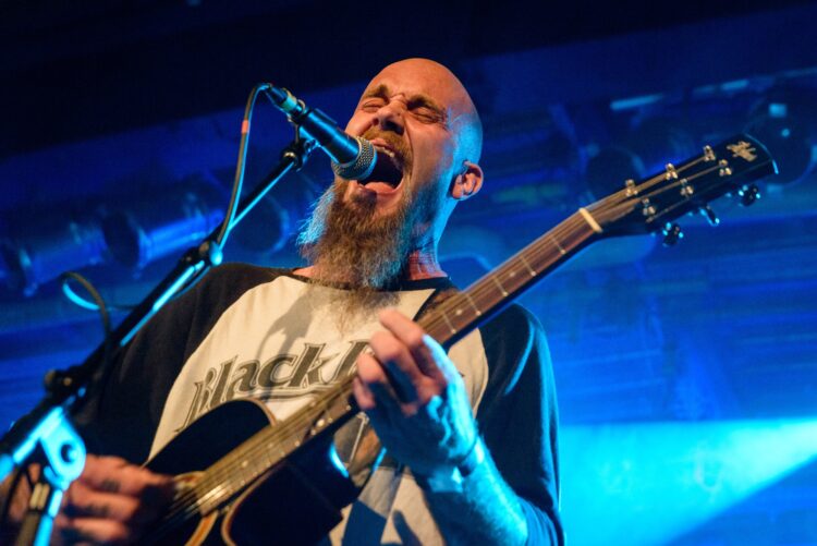 Texas volta a brilhar no circuito de clubes e recebe concerto de Nick Oliveri