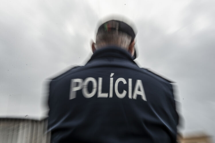 Polícia ferido em Leiria ao socorrer vítima de violência doméstica