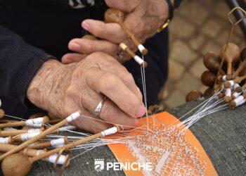 Rendas de bilros vão vestir árvores em Peniche