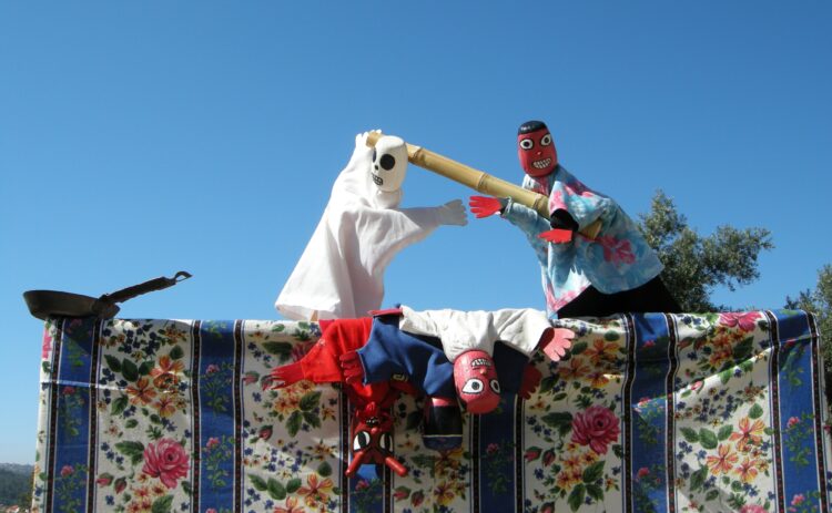 Companhia de marionetas de Alcobaça em digressão pela Europa