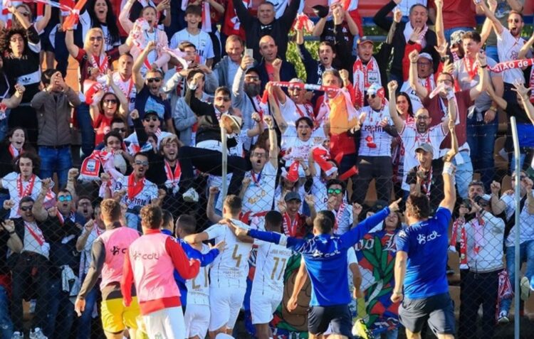 União de Leiria vence Alverca por 1-2 e pode garantir subida na próxima jornada