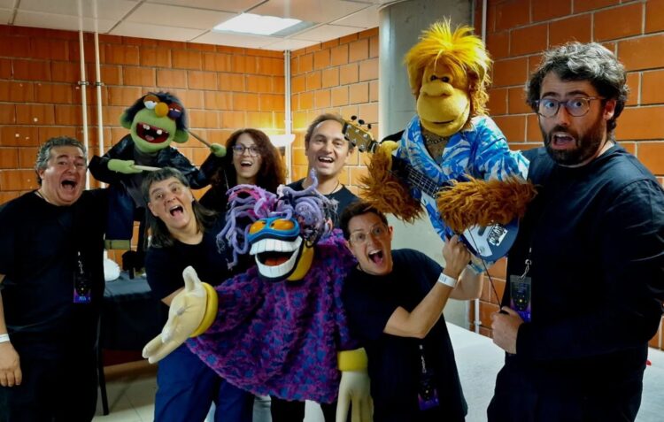Companhia de marionetas de Alcobaça contratada pelos Coldplay