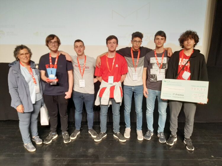 Escola Profissional de Leiria vence “XXIV Edição dos Jogos da Matemática”